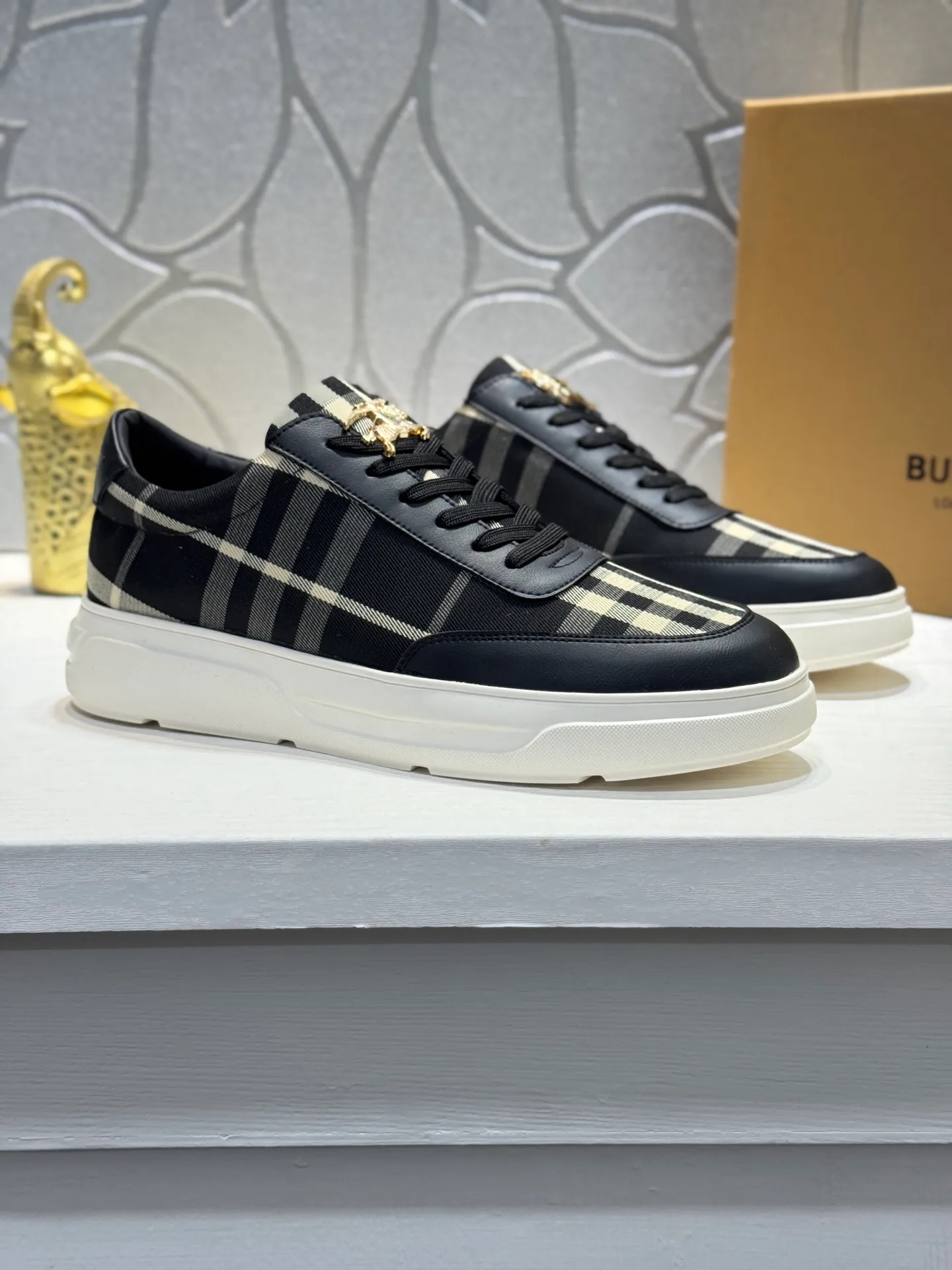 Men's Men's Shoes 💰420 [New Style] 🦑🦑BURBERRY◾▫️The new Burberry men's classic low-top sneakers are reinterpreted with Vintage retro plaid cotton and cowhide material, and are decorated with a new brand logo. Genuine leather lining, wear-resistant and non-slip rubber outsole! Available in multiple colors, a must-have for men. Size: 38-44 (45 customized